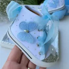 Kit Sapatinho Infantil Menina Tênis com Laço Decorado Jardim Encantado Azul + Prendedor de Chupeta