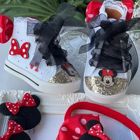 Kit Sapatinho Infantil Menina Tênis Laço Decorado Minnie + Faixinha ou Presilha Personalizada