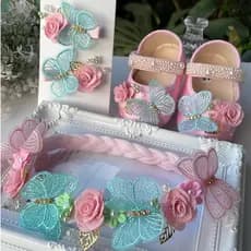 Kit sapatinho infantil menina com laço decorado Jardim Encantado Luxo + acessório da cabeça combinando