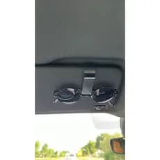 Acessório Indispensável: Suportes Minimalistas para Óculos no Seu Carro