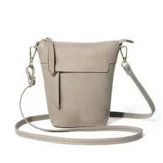 F Bolsa Crossbody de couro de primeira camada feminina simples bolsa de ombro de couro genuíno