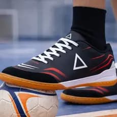 Tênis chuteira futsal costurada sintética unissex com envio imediato.