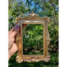 Moldura Vintage Dourada Decoração Retro Resina Luxo 21,5 x 15