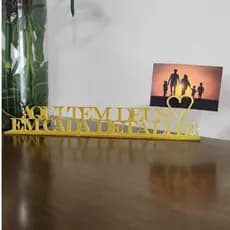 Placa Decorativa Aqui Tem Deus em Cada Detalhe | Porta Retrato 3D Personalizado | Decoração Cristã