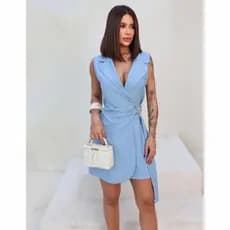 Macaquinho Blazer Feminino em Alfaiataria Com Short Interno Embutido e Cinto