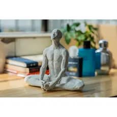 Escultura Decorativa Homem em Meditação Estilo Geométrico | Arte Moderna Minimalista