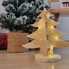 Árvore de Natal em Madeira estilo Boho 30cm