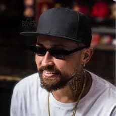 Boné Aba Reta Liso Barato Básico Snapback Ajuste Lindo D+