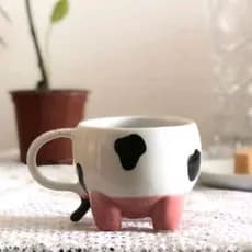 Caneca vaquinha mimosa de porcelana 350ml