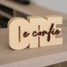 Letreiro Decorativo Religioso Ore e Confie | Decoração de Mesa, sala e escritório | Presente Cristão