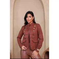 Sued Femenino, Look Casual Chic, Detalhes em Botão, Elegante, Confortável, Excelente Caimento, Inverno, Dia e Noite.