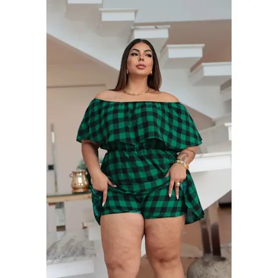 macaquinho plus size, macaquinho xadrez feminino, macaquinho ombro a ombro, confortável, soltinho, look casual e moderno
