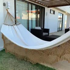 Rede de Descanso Bucho de Boi Bege com Varanda Caramelo