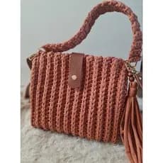 Bolsa de crochê em fio de malha premium, Bolsa transversal artesanal, feito a mão.