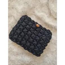 Mini necessaire ou porta cartão em crochê de fio de malha premium.