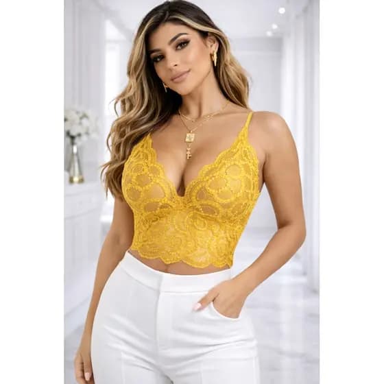 Cropped Renda com Bojo e Alça Regulável  Conforto e Feminilidade em Tecido Suplex e Renda