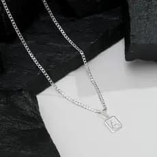 Correntinha Masculina 60 cm Pingente Letra Banhado A Prata 925