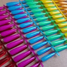 unhas postiças, diversas cores. Kit com unhas postiças. unha postiça ,rosa,vermelha,preta,dourada,amarela verde
