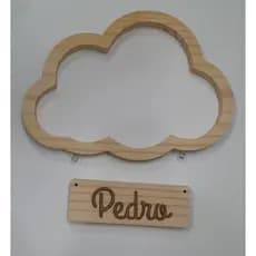 Nicho nuvem com placa e nome em mdf colorido (adesivado no vinil)