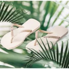 chinelo sandália muito leve confortável com gliiter nas tiras muito leve confortável