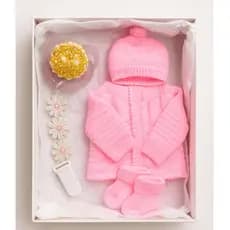 Conjunto 5 peças Bebê Reborn: Casaco, Touca e Sapatinho em Lã + Chupeta Decorada e Prendedor Floral