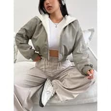 Jaqueta com Capuz Cropped com Zíper e Forro de Pelúcia para Outono/Inverno