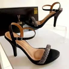Sandalia Feminina Preta Salto Vizzano Sandalia Preta Salto Medio Meia Pata Sandalia Preta de Salto com Brilho