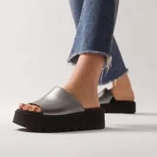 Tamanco Preto com Prata Casual Tamanco Plataforma Piccadilly Feminino Tamanco Confortavel Macio Preto com prata