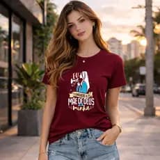 Camiseta Feminina Católica Mensagem de Entrega Espiritual Mãe de Deus Look de Fé