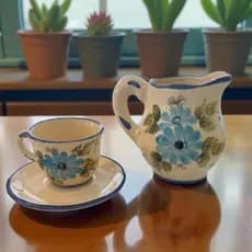 Kit Jarra Leiteira Bule Com Xícara e Pires - Decoração Cozinha - Mesa Posta - Café Chá