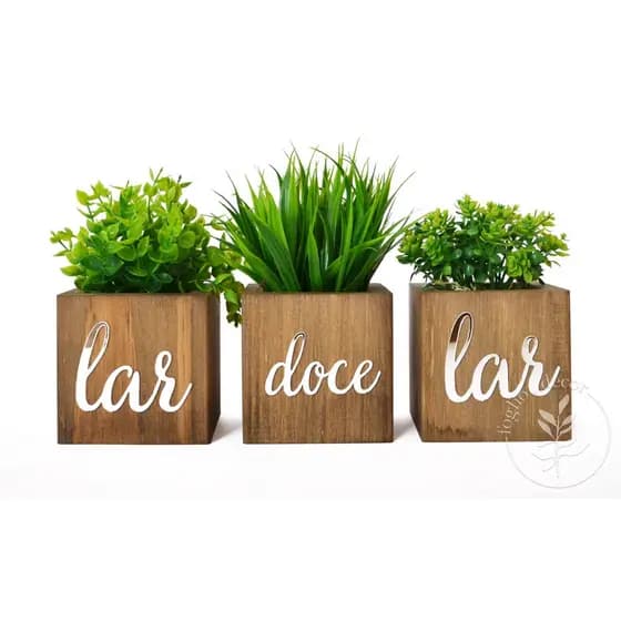 Kit 3 Vasos Decorativos Plantas Artificiais Inclusas Frase Lar doce Lar
