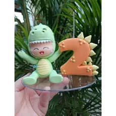 vela em biscuit temática do dino baby/dinossauro
