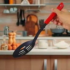 IDEAL PARA QUALQUER COZINHA, FACILITANDO O DIA A DIA E DEIXANDO SUAS RECEITAS PERFEITASPegador de Macarrão/Colher vazada