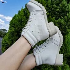 Coturno Feminino Bota Tratorada Macia Confortável Estilosa Casual Urbana Moderna Dia a Dia Moda