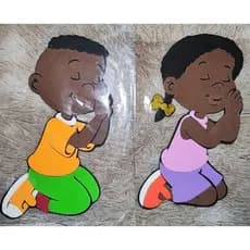 Menino + Menina Orando em Eva 26 cm de altura