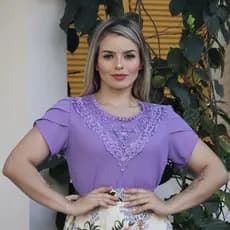 Blusa Camisa Manga Curta Renda Social Moda Evangélica Social Bordada Roxa (Lilás)
