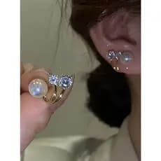 Brinco Feminino Coreano Pérola Cristal Diamante Zirconia Banhado a ouro 18K Ponto de luz jóia Delicado Luxo Antialérgico
