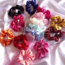 kit 200 xuxinhas scrunchie de cetim antifrizz.