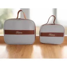 Conjunto Necessarie Quadrada  Personalizado com Bordado, Tamanho M e P - Viagens e Passeios Rapidos P/ Mamãe e Bebê