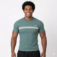 Camiseta Slim Fit Gola Retilínea V com Bordadinho