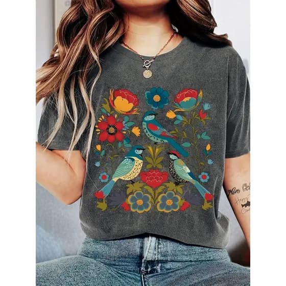 Camiseta Feminina Com Estampa Vintage de Flores e Pássaros Verão