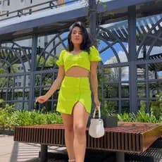 Conjunto de cropped com saia ticido alfaiataria 3002