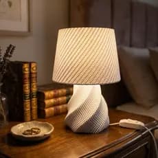 Abajur Luminária de Mesa Moderna Base Espiral – Design Elegante Texturizado para Quarto Sala
