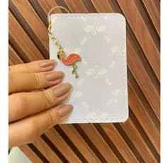 Carteira Feminina com 6 Porta-Cartões e Chaveiro Integrado