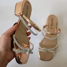 Sandália Feminina Salto Quadrado Elegante Com Strass Dia a Dia Moderna Fashion Brilhante