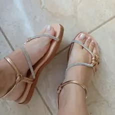 Sandália Rasteira Feminina com Brilho Tiras Finas Strass Confortável e Elegante