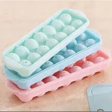 kit com 2 Forma De Gelo Com 33 Cavidades Bolinha Grande De Plastico Com Tampa