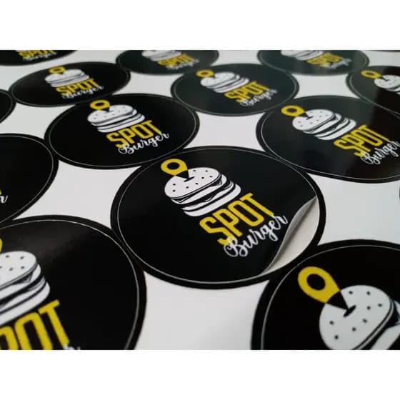 50 Adesivos em Vinil Personalizados 7x7cm