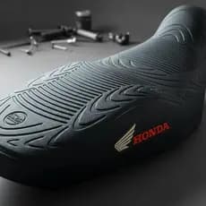 Capa banco de moto emborrachada 3D Preta universal Honda Twister