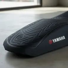Capa banco de moto emborrachada 3D Preta universal Yamaha